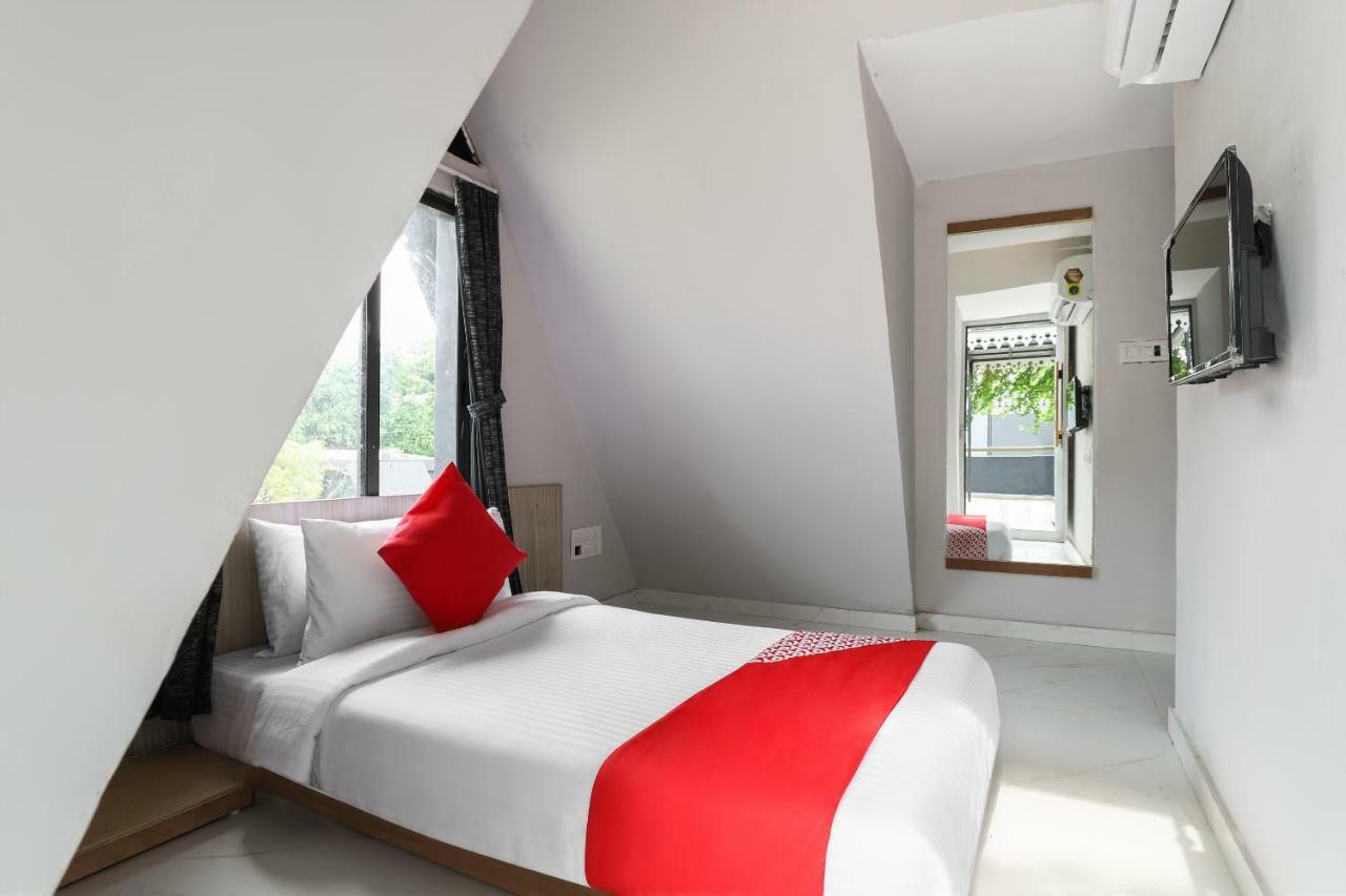 Oyo 48991 Serene Cottages And Resorts Vadodara Buitenkant foto